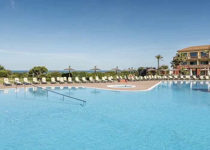 Hotel Ilunion Calas De Conil 4*