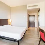 Hotel Ilunion Calas De Conil 4*