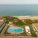 Hotel Ilunion Calas De Conil 4*