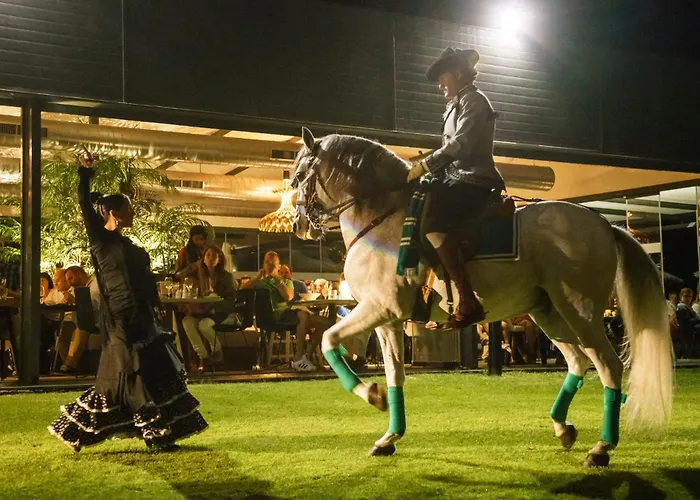 伊鲁尼卡拉斯科尼尔酒店 酒店 科尼尔-德拉弗龙特拉