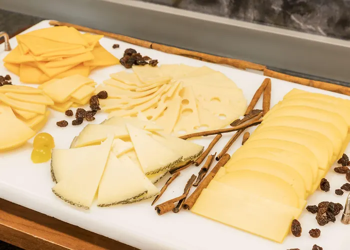 伊鲁尼卡拉斯科尼尔酒店 4* 科尼尔-德拉弗龙特拉